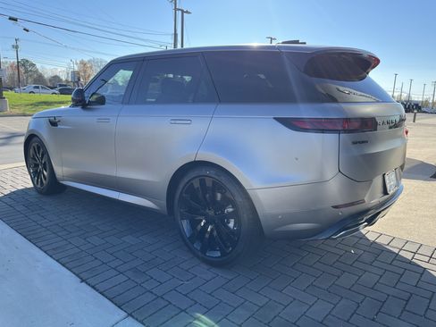 New 2026 Land Rover Range Rover Sport Dynamic SE AWD/4WD image 5