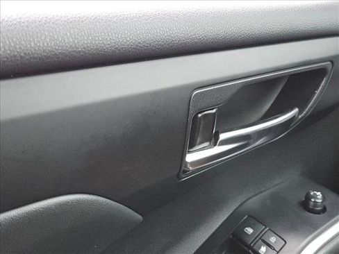 Used 2022 Toyota Highlander XLE FWD image 6
