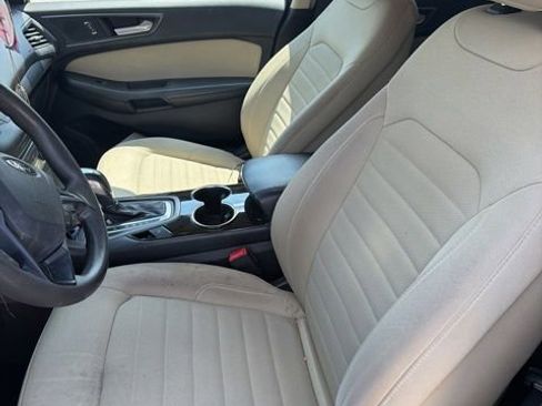 Used 2017 Ford Edge SE FWD image 14