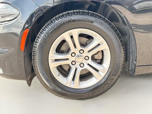 Used 2022 Dodge Charger SXT w/ Leather Interior Group RWD image 31