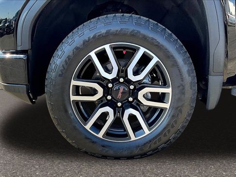 Used 2023 GMC Sierra 1500 AT4 w/ AT4 Preferred Package image 25