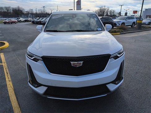 Used 2024 Cadillac XT6 Sport w/ Technology Package image 2