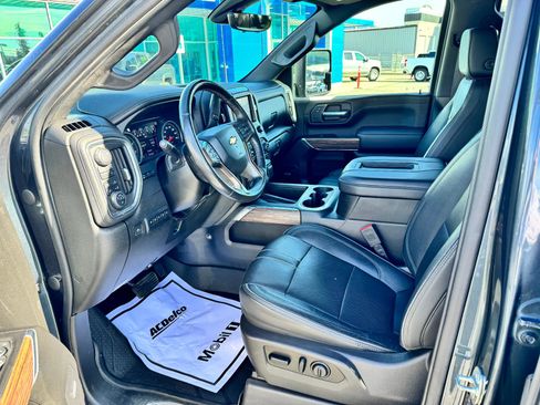 Used 2020 Chevrolet Silverado 3500 High Country image 10