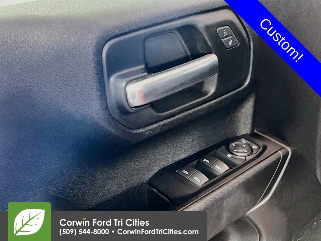 Used 2019 Chevrolet Silverado 1500 Custom w/ Custom Convenience Package AWD/4WD image 12