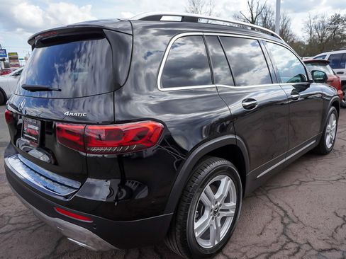 Used 2023 Mercedes-Benz GLB 250 4MATIC w/ Premium Package image 6