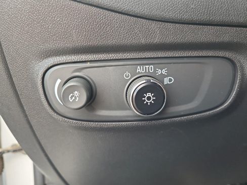 Used 2023 Chevrolet Equinox LS w/ LS Convenience Package FWD image 22