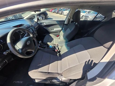 Used 2018 Kia Forte LX w/ LX Rear Camera Package FWD image 12