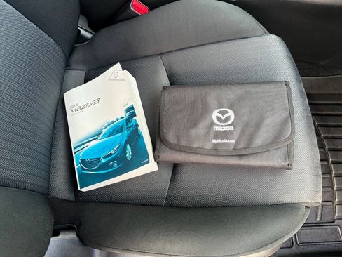 Used 2014 MAZDA MAZDA3 i Sport image 25