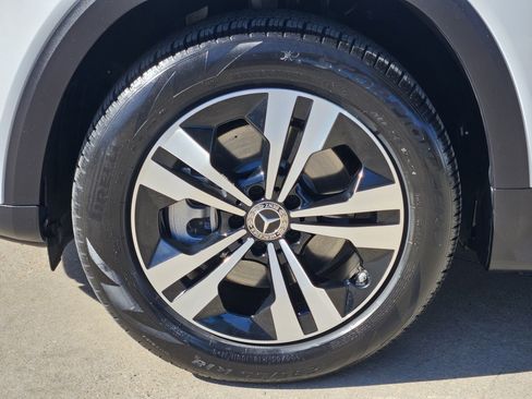 Certified 2025 Mercedes-Benz GLB 250 image 12