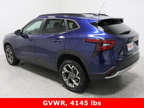 Used 2024 Chevrolet Trax LT w/ Driver Confidence Package image 9