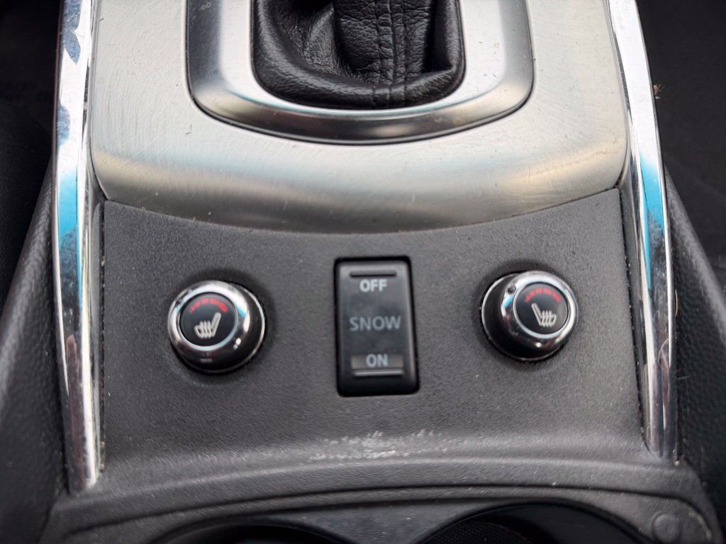 Used 2015 INFINITI Q60 AWD Coupe w/ Premium Package image 19