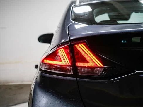 Used 2020 Hyundai Ioniq SEL image 9