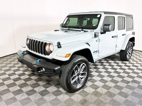 Used 2024 Jeep Wrangler Sport S image 7