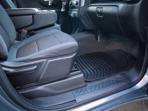 Used 2019 Chevrolet Silverado 1500 Custom w/ Custom Convenience Package AWD/4WD image 24