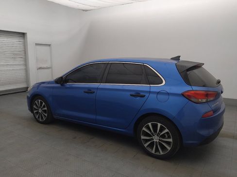Used 2018 Hyundai Elantra GT FWD image 3