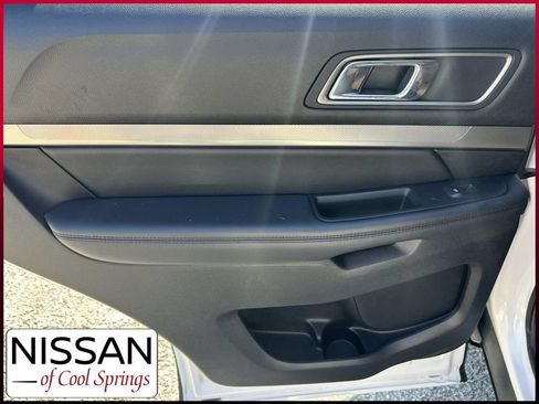 Used 2018 Ford Explorer XLT FWD image 21