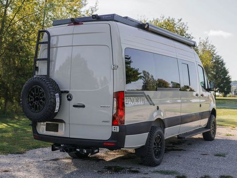 Used 2025 Mercedes-Benz Sprinter 2500 image 8