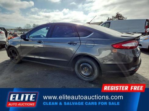 Used 2016 Ford Fusion SE image 3