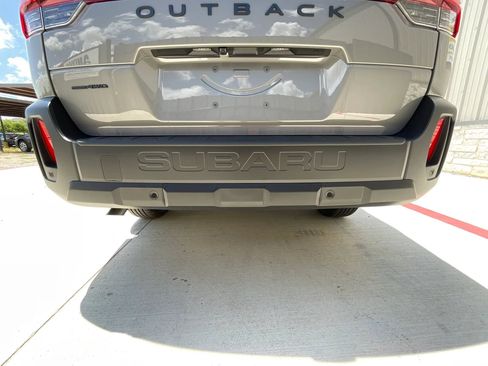 Used 2026 Subaru Outback Limited AWD/4WD image 28
