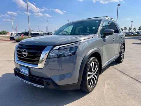 Certified 2024 Nissan Pathfinder Platinum w/ Cargo Package FWD image 3