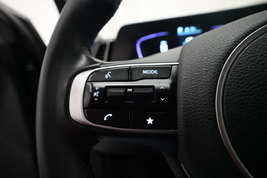 Used 2025 Kia Sportage EX AWD/4WD image 19