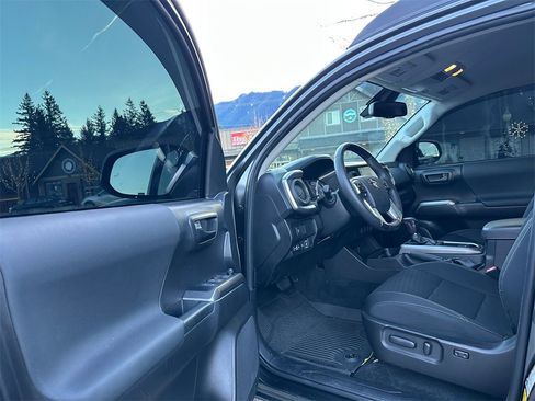 Used 2023 Toyota Tacoma Trail Edition w/ Trail Edition image 21