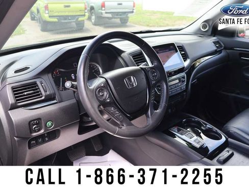 Used 2017 Honda Pilot Touring image 10
