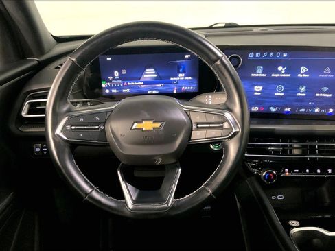 Used 2024 Chevrolet Traverse LT AWD/4WD image 5