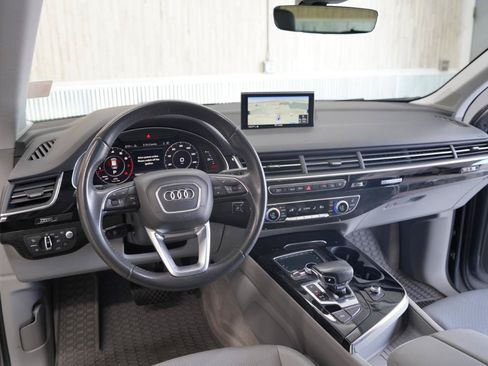 Used 2018 Audi Q7 3.0T Prestige AWD/4WD image 11