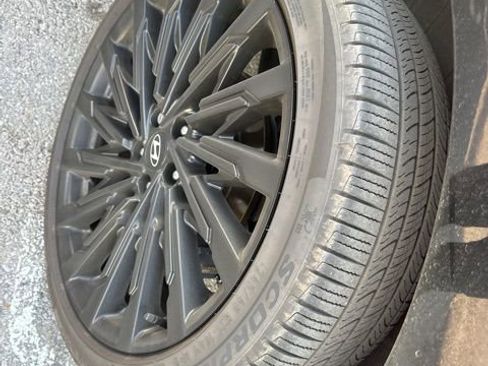 Used 2024 Hyundai Santa Fe Calligraphy image 22