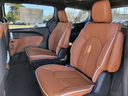 New 2026 Chrysler Pacifica Pinnacle AWD/4WD image 20