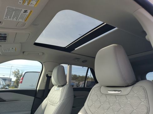 Used 2025 Ford Explorer Platinum w/ Ultimate Package image 8