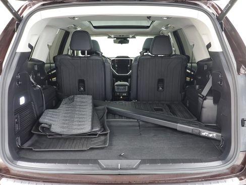 Used 2023 Subaru Ascent Touring image 18