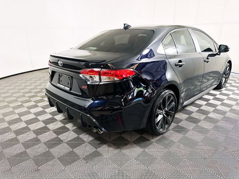 Used 2024 Toyota Corolla SE FWD image 3
