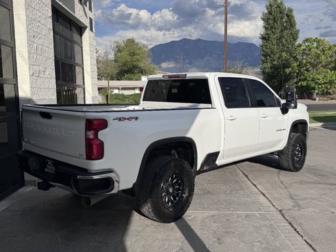 Used 2022 Chevrolet Silverado 2500 LT w/ Fleet Comfort Package AWD/4WD image 6