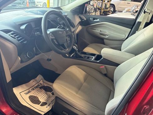 Used 2018 Ford Escape SE w/ SE Sync 3 Package FWD image 3