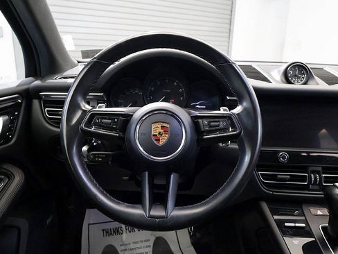 Used 2022 Porsche Macan AWD/4WD image 20