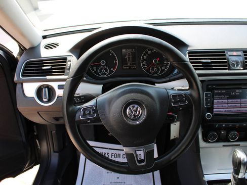Used 2013 Volkswagen Passat TDI SE image 22