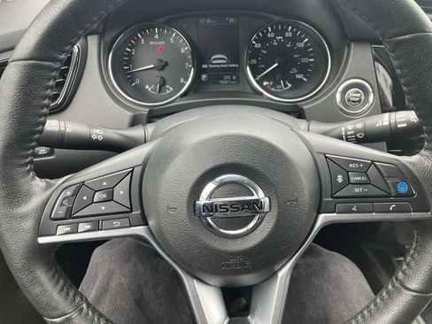 Used 2019 Nissan Rogue SL w/ Premium Package image 25