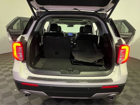 Used 2021 Ford Explorer Limited w/ Equipment Group 301A image 27