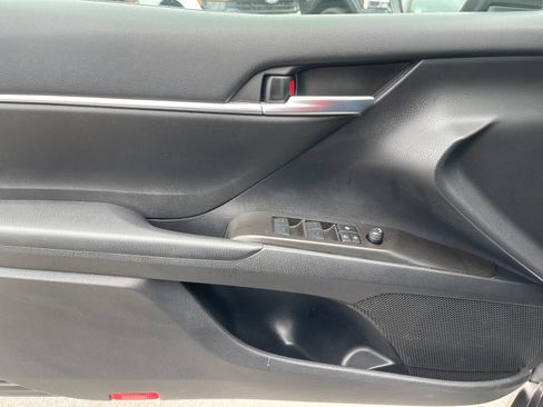 Used 2024 Toyota Camry SE FWD image 12