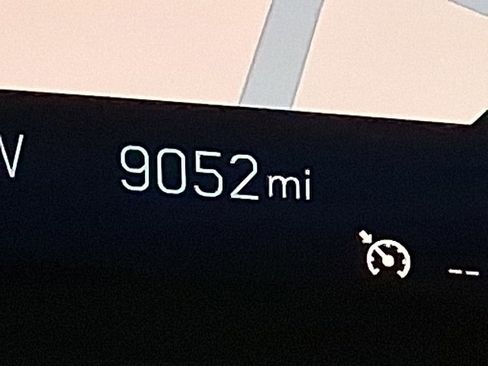 Used 2024 Cadillac XT4 Sport w/ Technology Package image 11