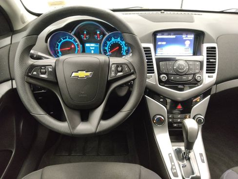 Used 2015 Chevrolet Cruze LT w/ Technology Package FWD image 22