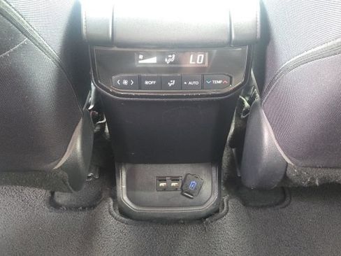 Used 2021 Toyota Highlander L FWD image 18