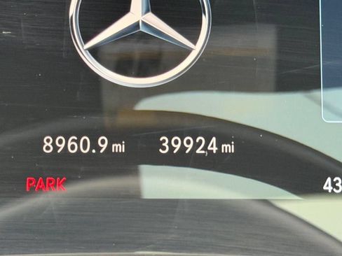 Used 2023 Mercedes-Benz EQS 580 4MATIC SUV image 32