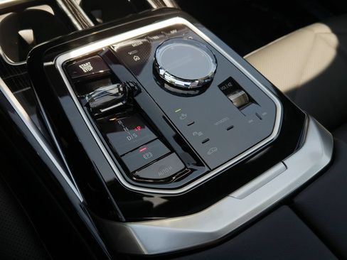 New 2026 BMW 740i w/ Premium Package RWD image 9