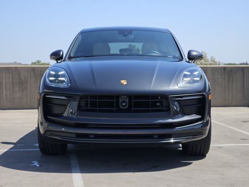 Certified 2026 Porsche Macan AWD/4WD image 11
