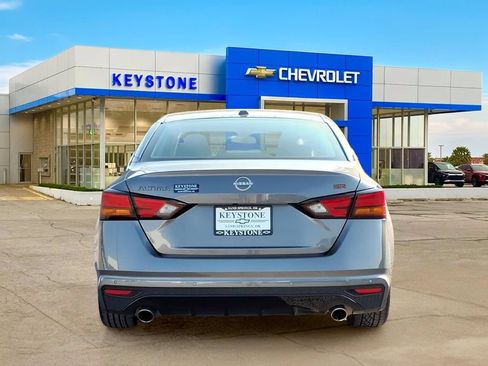 Used 2024 Nissan Altima 2.5 SR FWD image 6