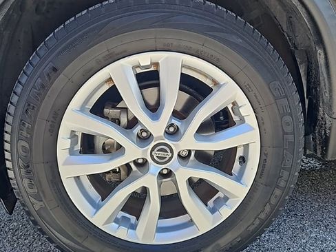 Used 2020 Nissan Rogue S w/ Special Edition Package image 9