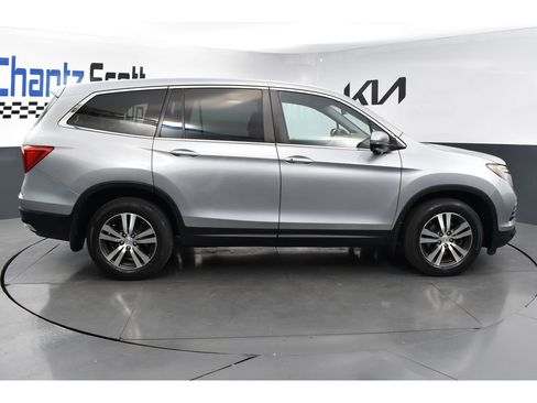 Used 2018 Honda Pilot EX image 6